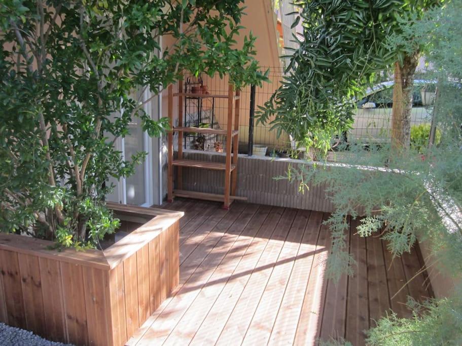 T2 Refait A Neuf Avec Petit Jardin Et Parking Apartment Millau Bagian luar foto